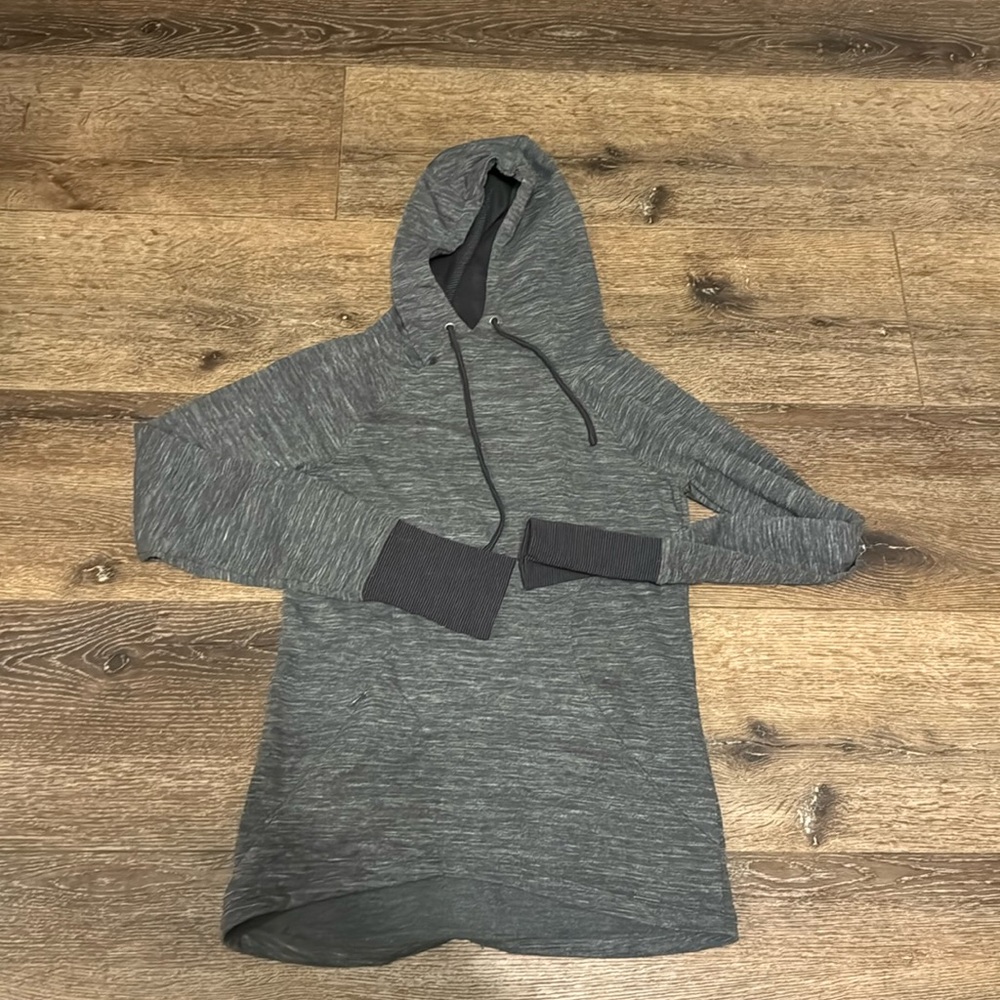 Avalanche gray hoodie XS